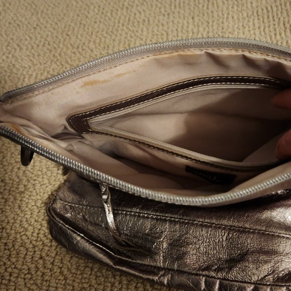 The Sak Adjustable Crossbody Leather Bag - Picture 9 of 9